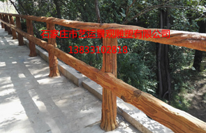 北京八達(dá)嶺長(zhǎng)城停車場(chǎng)仿木欄桿制作完成